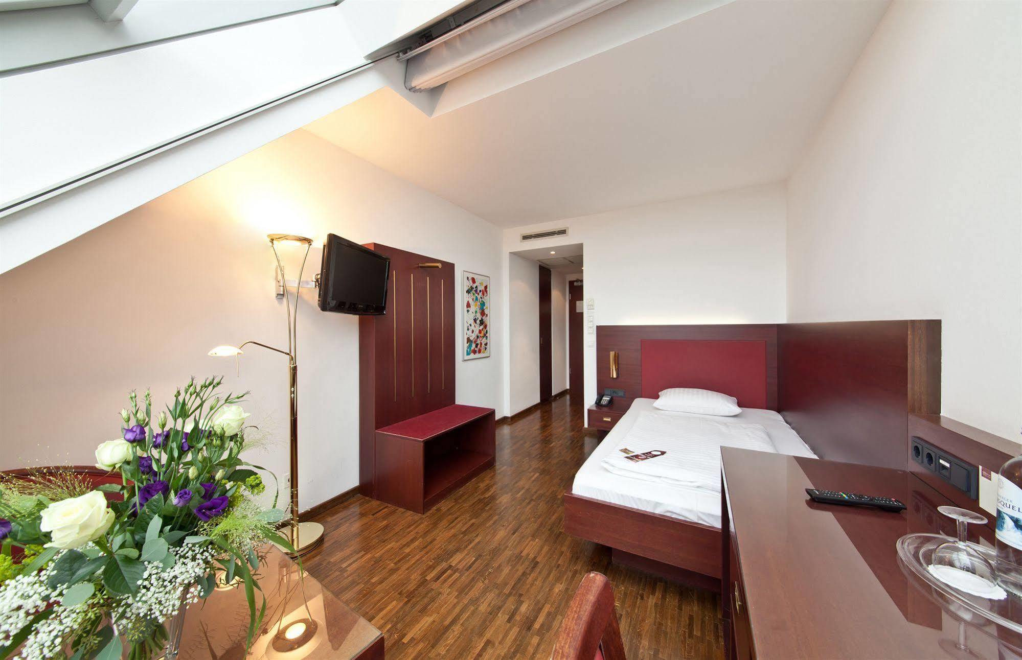 Hotel Novum Imperial Frankfurt Messe 4*